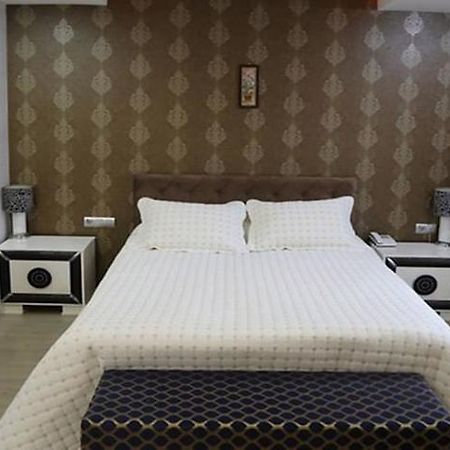 Mugla Hotel Екстериор снимка